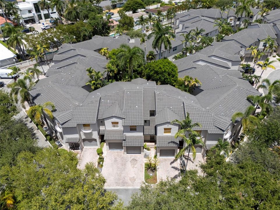 待售: $580,000 (2 贝兹, 2 浴室, 1670 平方英尺)