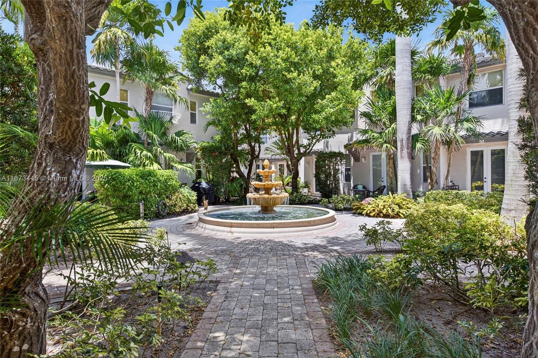 待售: $580,000 (2 贝兹, 2 浴室, 1670 平方英尺)