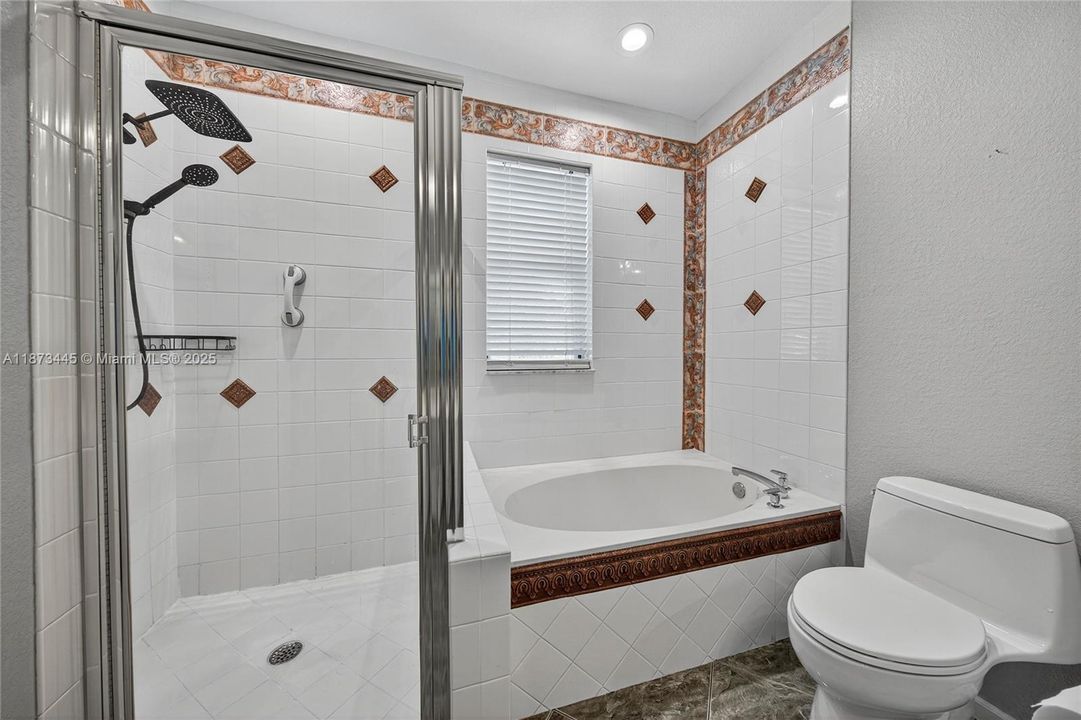 待售: $580,000 (2 贝兹, 2 浴室, 1670 平方英尺)