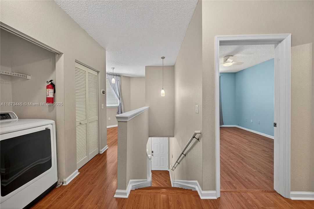 待售: $580,000 (2 贝兹, 2 浴室, 1670 平方英尺)