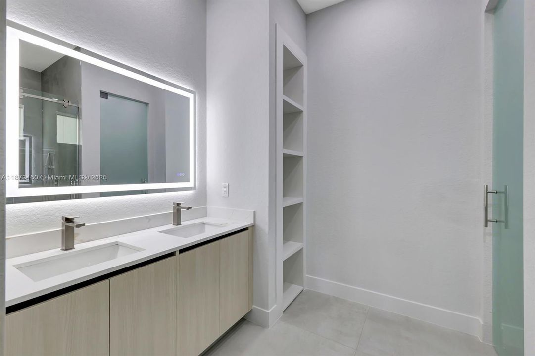 For Sale: $625,000 (4 beds, 3 baths, 1774 Square Feet)