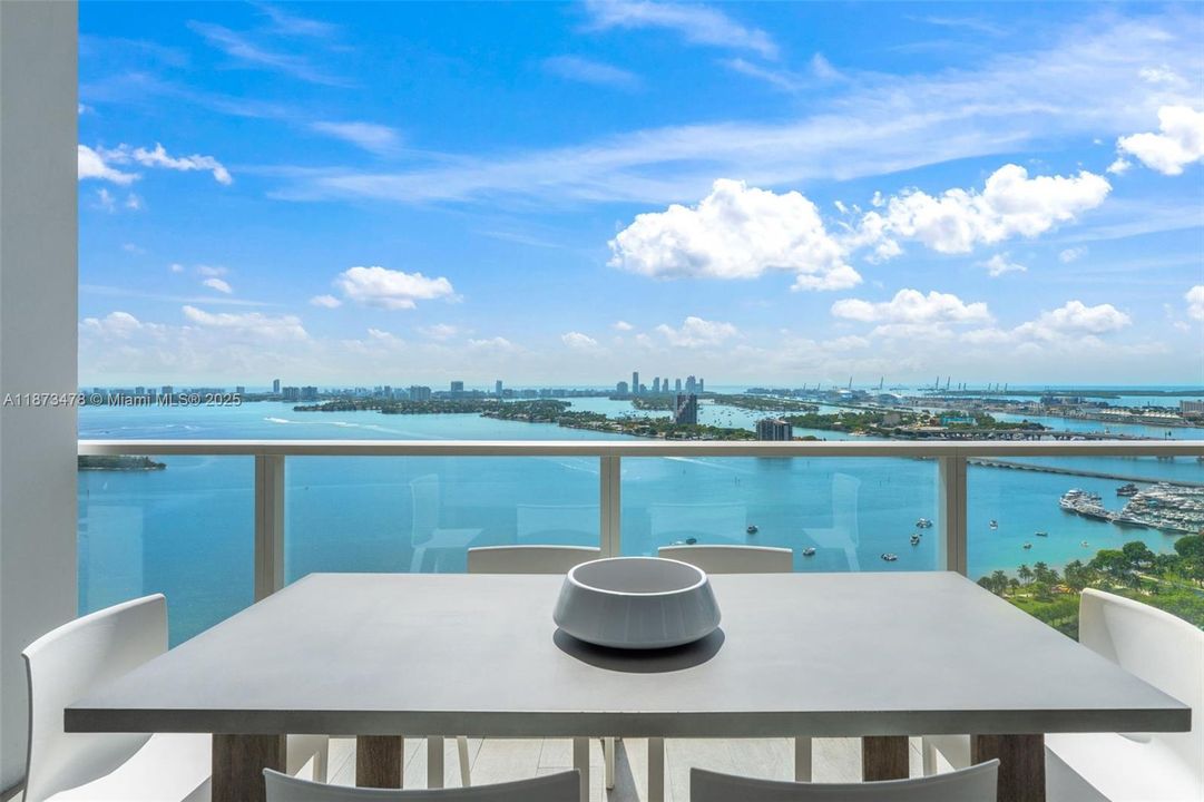 Active With Contract: $1,595,000 (2 beds, 2 baths, 1666 Square Feet)