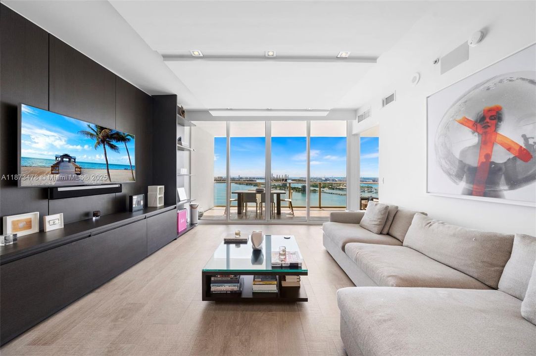 Active With Contract: $1,595,000 (2 beds, 2 baths, 1666 Square Feet)