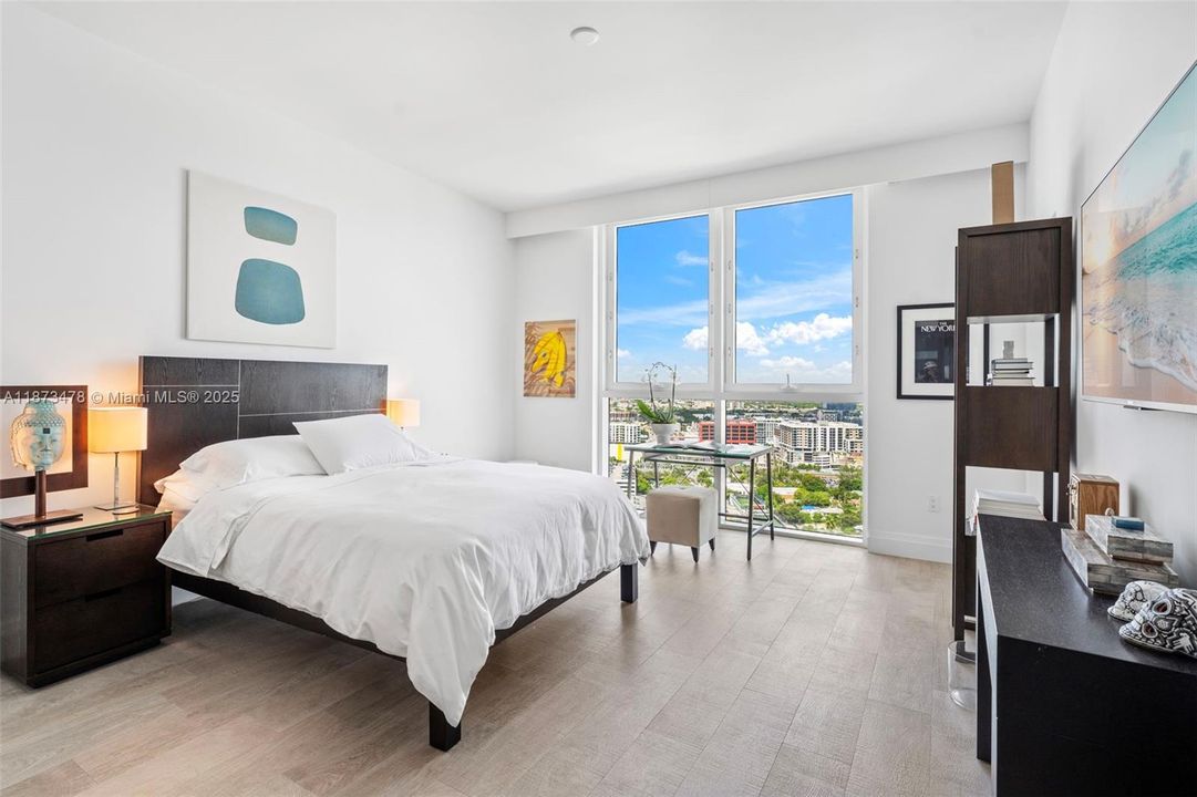 Active With Contract: $1,595,000 (2 beds, 2 baths, 1666 Square Feet)