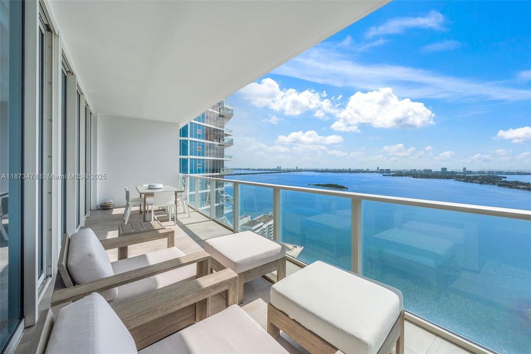 Active With Contract: $1,595,000 (2 beds, 2 baths, 1666 Square Feet)