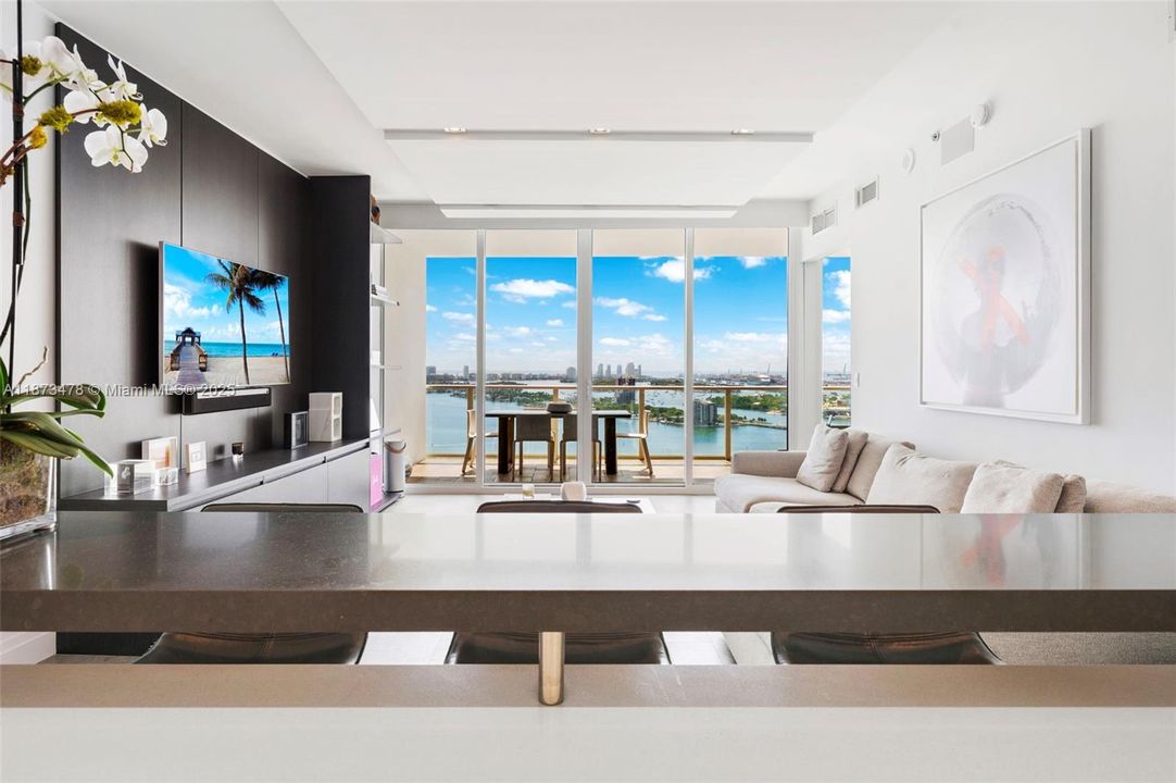 Active With Contract: $1,595,000 (2 beds, 2 baths, 1666 Square Feet)