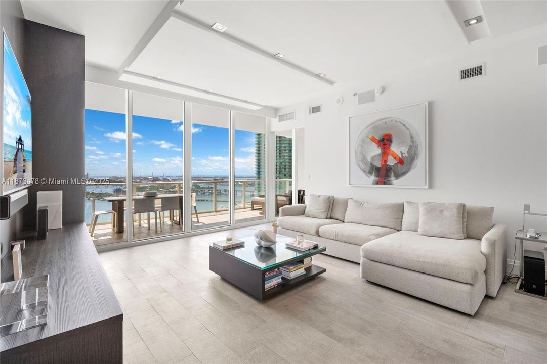 Active With Contract: $1,595,000 (2 beds, 2 baths, 1666 Square Feet)