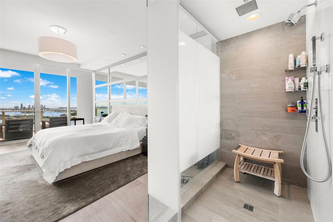 Active With Contract: $1,595,000 (2 beds, 2 baths, 1666 Square Feet)