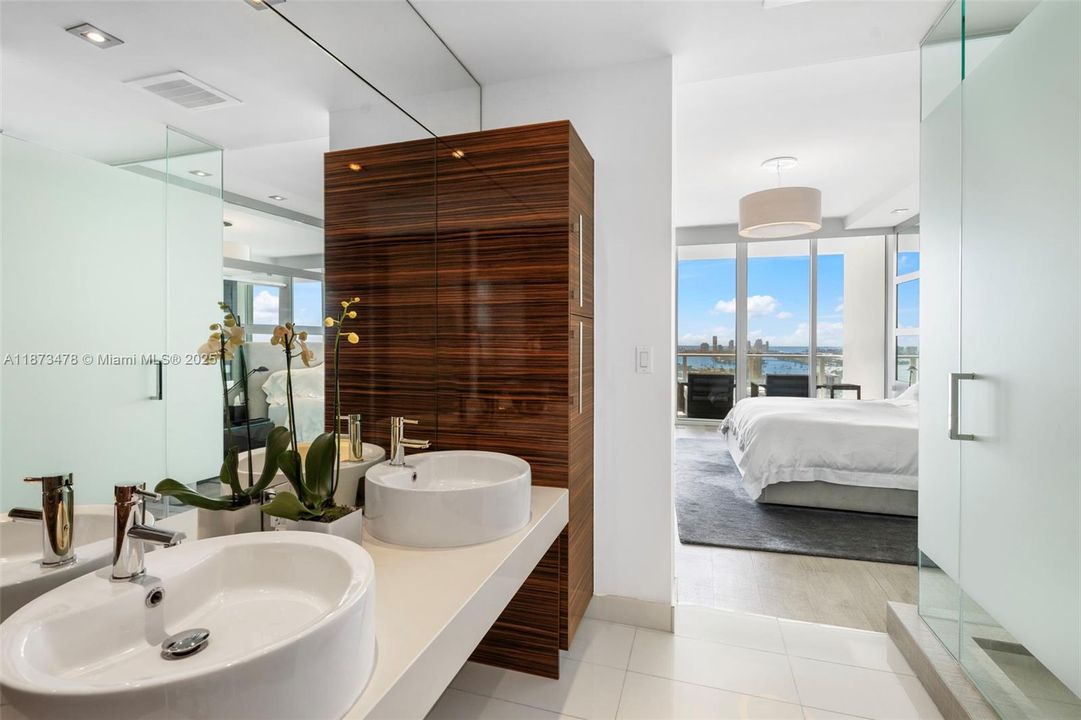 Active With Contract: $1,595,000 (2 beds, 2 baths, 1666 Square Feet)