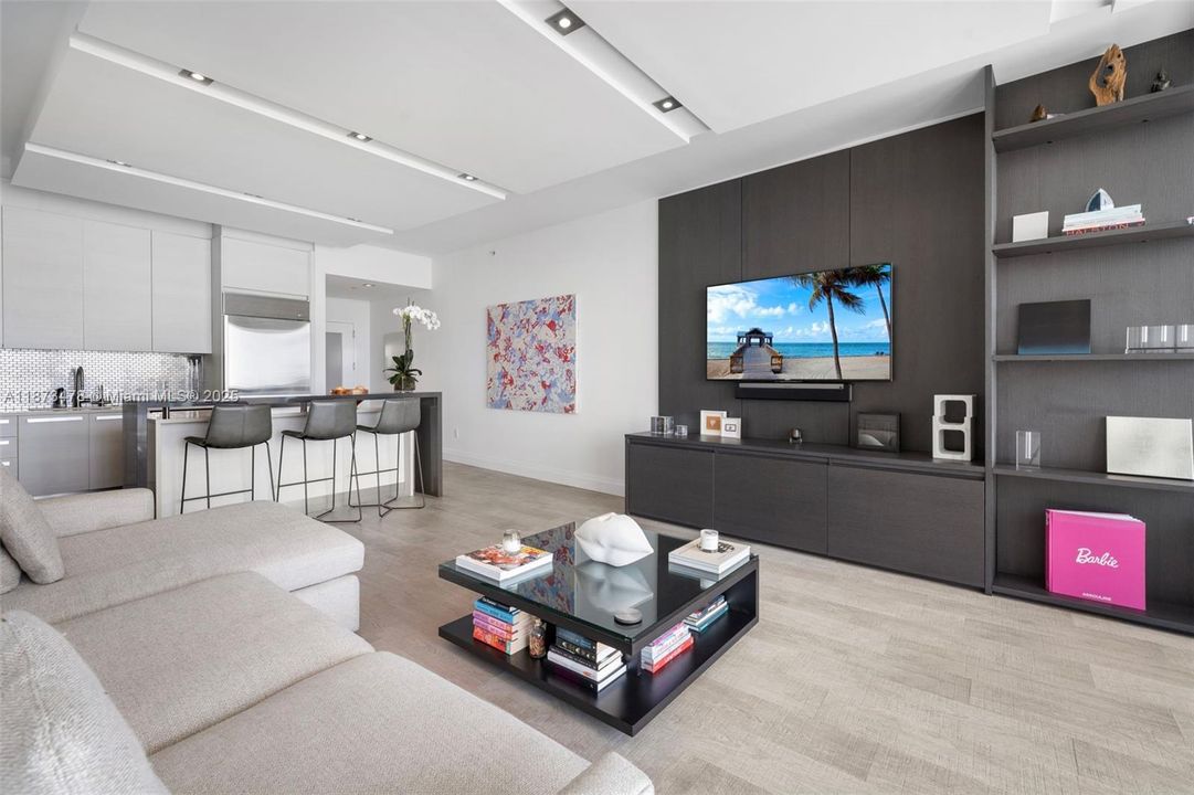 Active With Contract: $1,595,000 (2 beds, 2 baths, 1666 Square Feet)