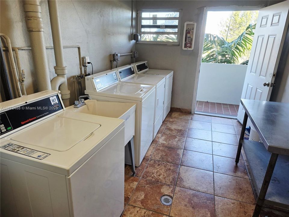 Active With Contract: $227,000 (2 beds, 2 baths, 1317 Square Feet)