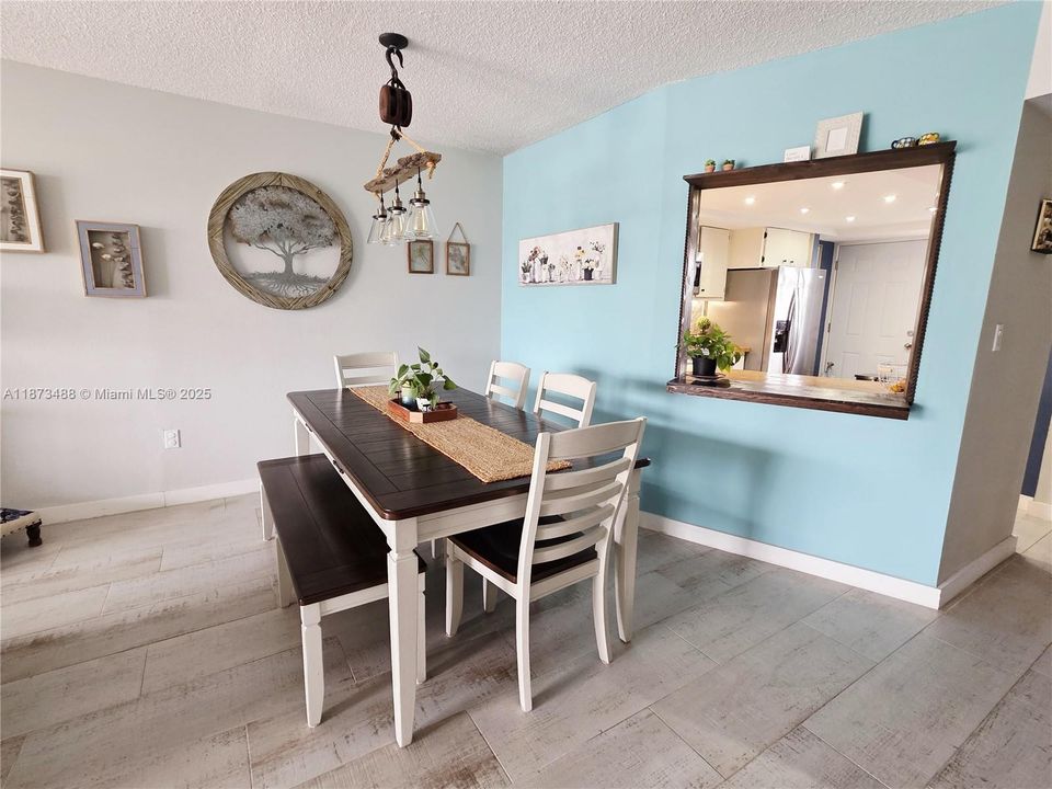 Active With Contract: $227,000 (2 beds, 2 baths, 1317 Square Feet)