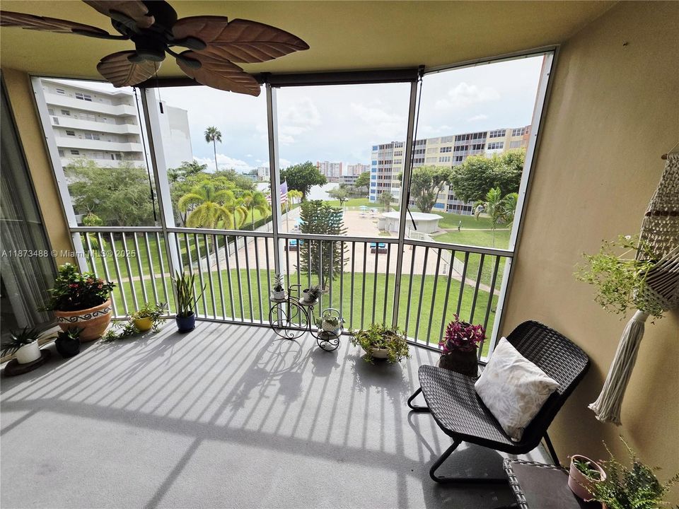 Active With Contract: $227,000 (2 beds, 2 baths, 1317 Square Feet)