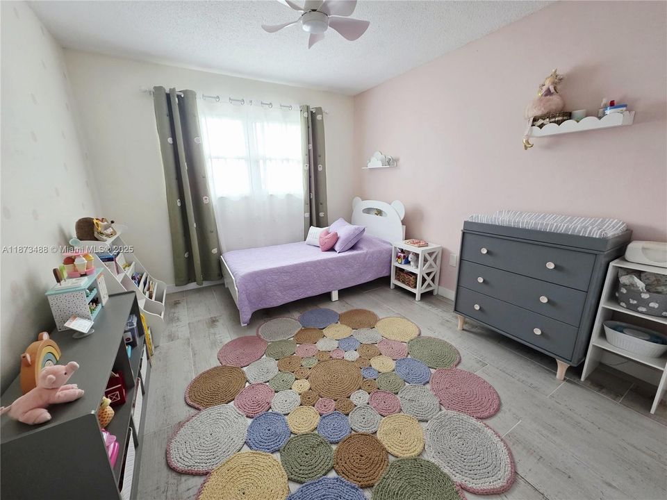 Active With Contract: $227,000 (2 beds, 2 baths, 1317 Square Feet)