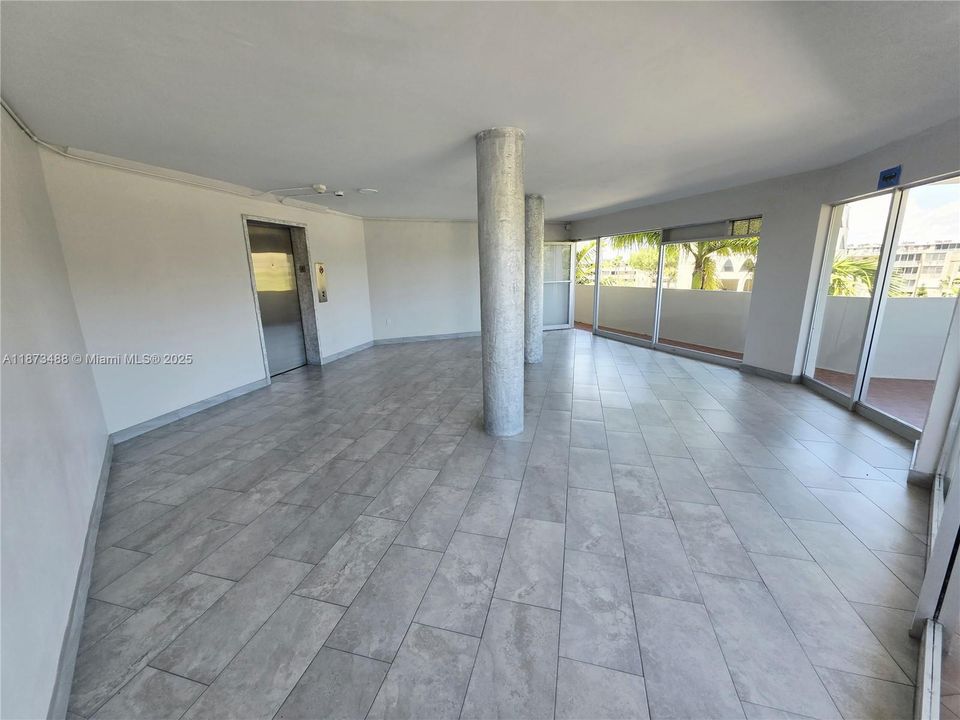 Active With Contract: $227,000 (2 beds, 2 baths, 1317 Square Feet)