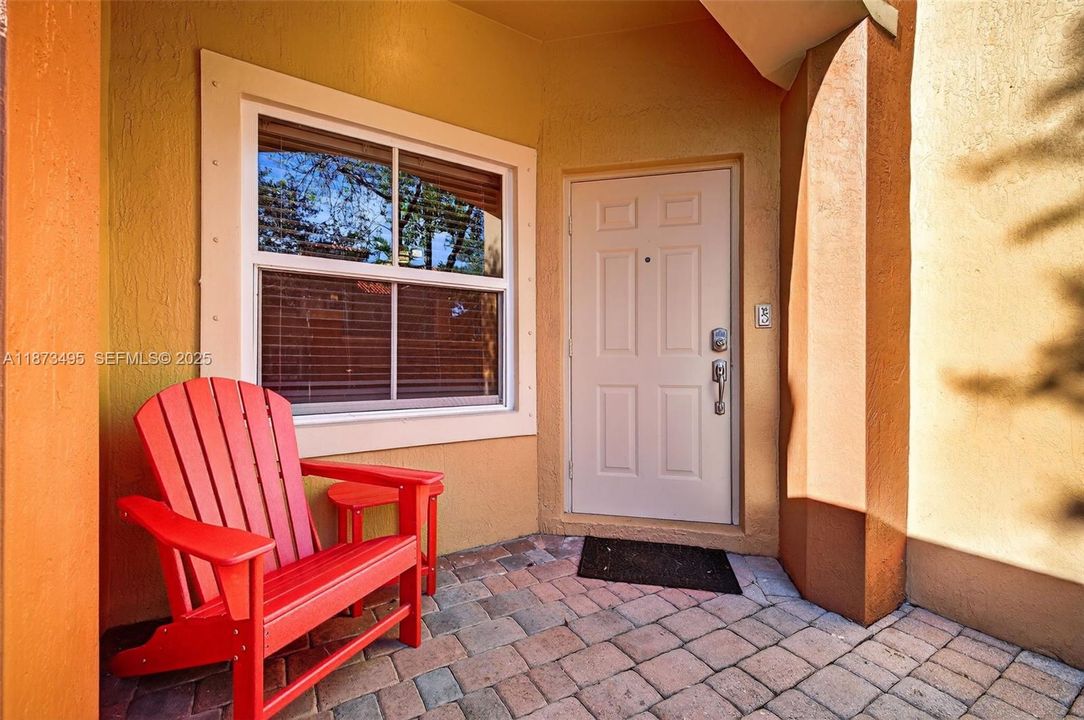 На продажу: $387,000 (3 спален, 2 ванн, 1391 Квадратных фут)