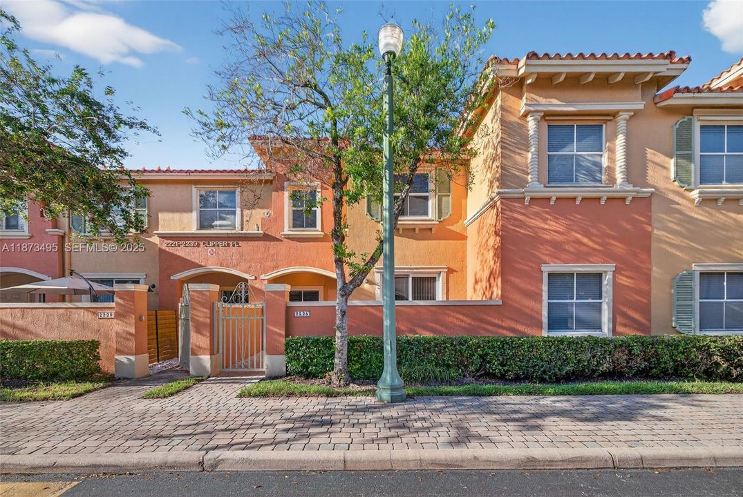 На продажу: $387,000 (3 спален, 2 ванн, 1391 Квадратных фут)