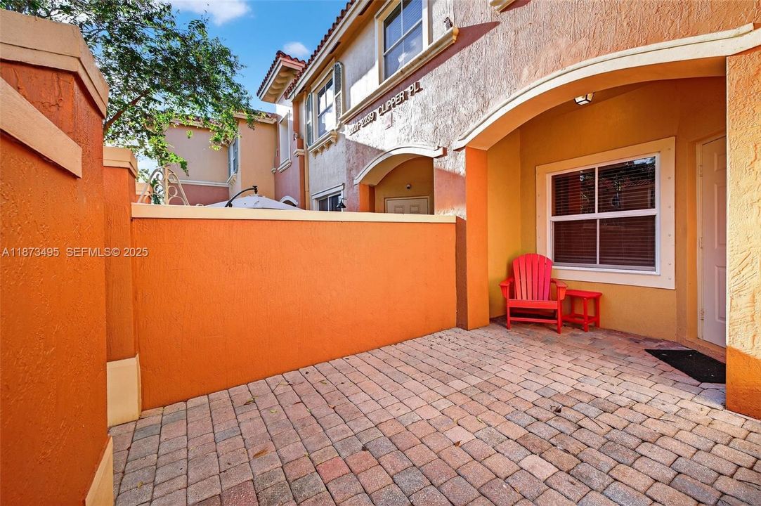 На продажу: $387,000 (3 спален, 2 ванн, 1391 Квадратных фут)