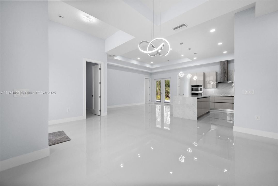 待售: $625,000 (4 贝兹, 3 浴室, 1774 平方英尺)