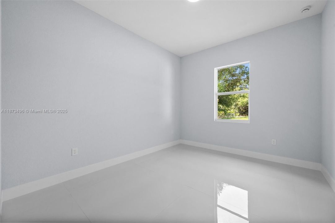 待售: $625,000 (4 贝兹, 3 浴室, 1774 平方英尺)