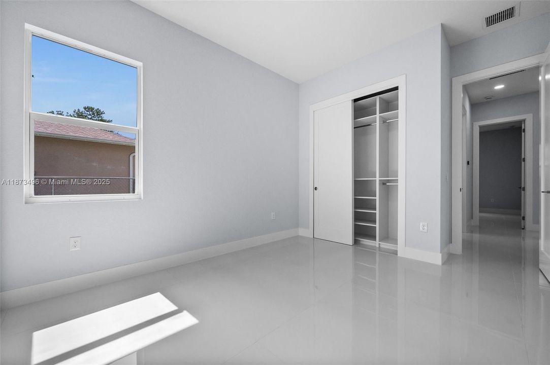 待售: $625,000 (4 贝兹, 3 浴室, 1774 平方英尺)