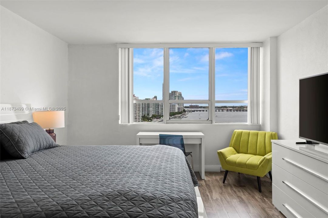 For Sale: $1,199,000 (2 beds, 2 baths, 1239 Square Feet)