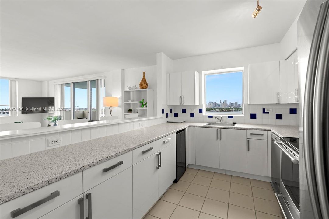 For Sale: $1,199,000 (2 beds, 2 baths, 1239 Square Feet)