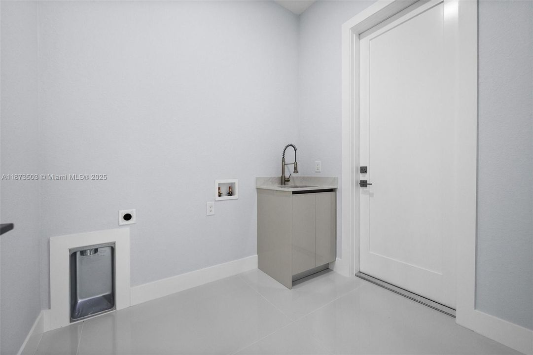 For Sale: $630,000 (4 beds, 3 baths, 1774 Square Feet)