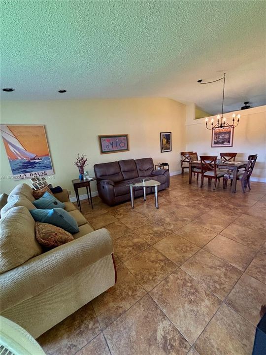 Activo con contrato: $3,100 (2 camas, 2 baños, 1310 Pies cuadrados)