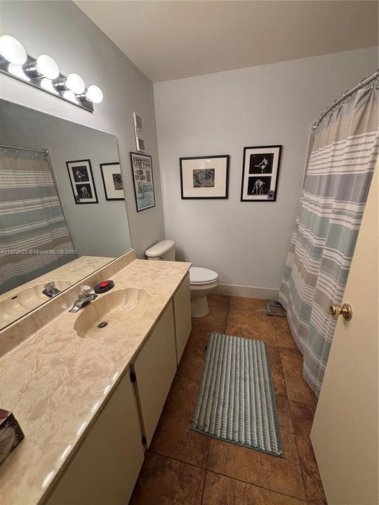 Activo con contrato: $3,100 (2 camas, 2 baños, 1310 Pies cuadrados)