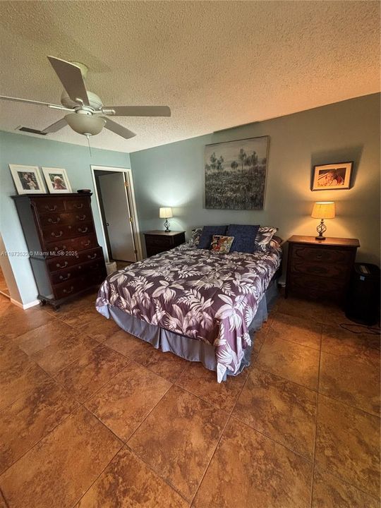 Activo con contrato: $3,100 (2 camas, 2 baños, 1310 Pies cuadrados)