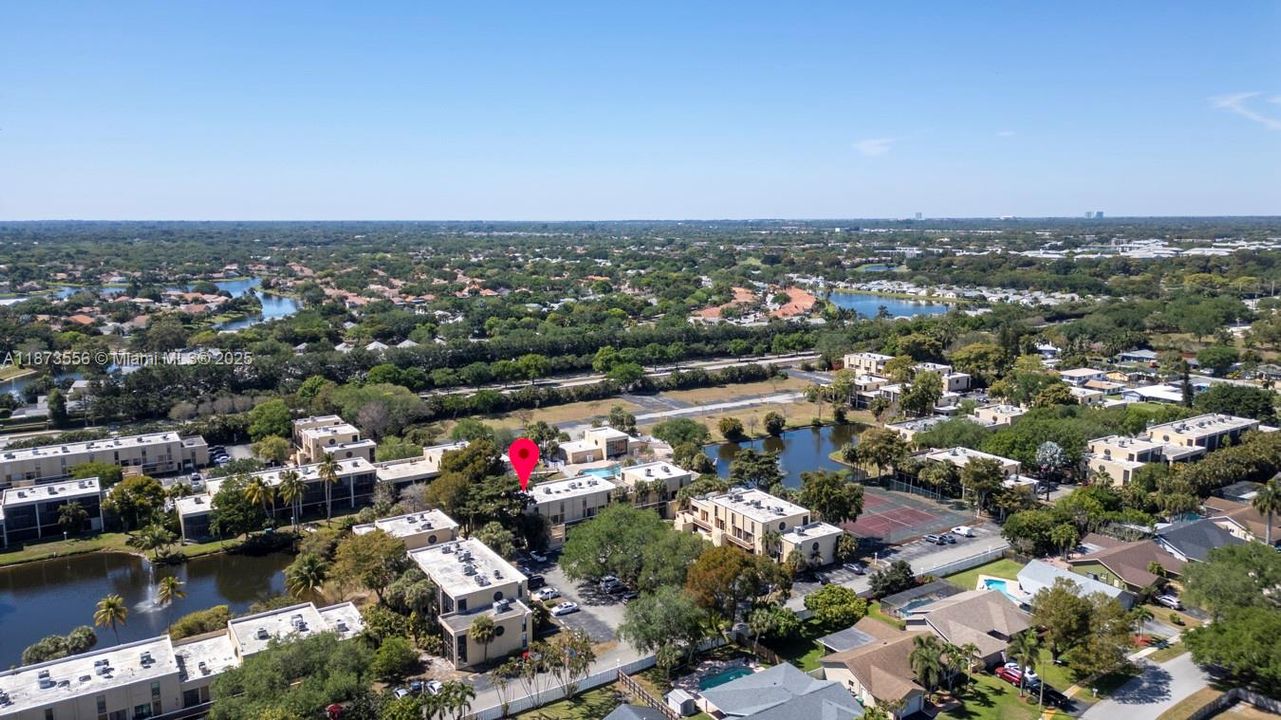 На продажу: $289,000 (2 спален, 2 ванн, 1230 Квадратных фут)