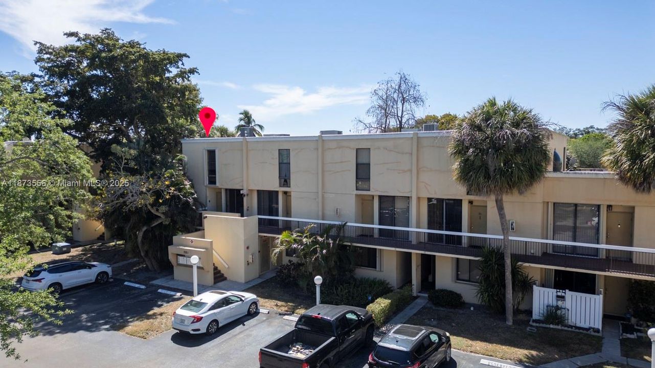 На продажу: $289,000 (2 спален, 2 ванн, 1230 Квадратных фут)