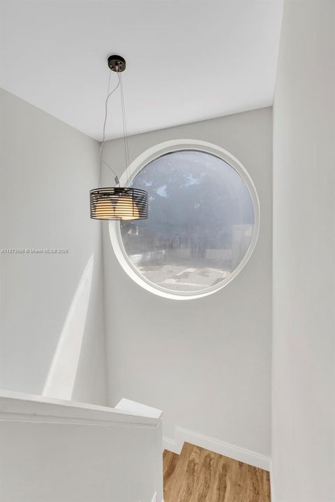 На продажу: $289,000 (2 спален, 2 ванн, 1230 Квадратных фут)