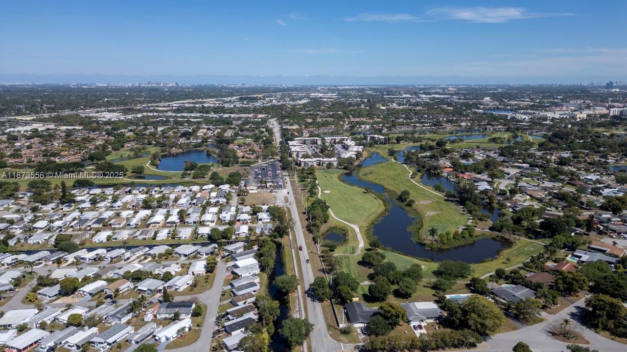 На продажу: $289,000 (2 спален, 2 ванн, 1230 Квадратных фут)