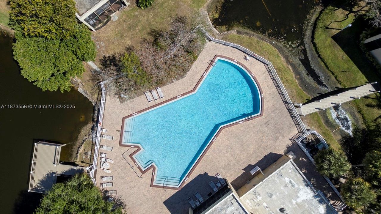 На продажу: $289,000 (2 спален, 2 ванн, 1230 Квадратных фут)