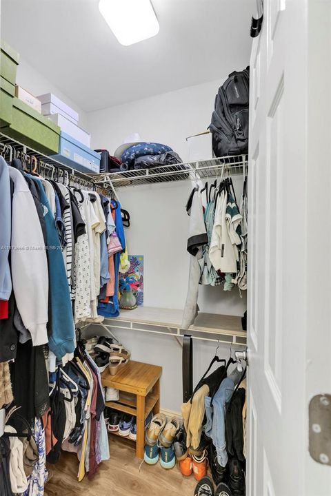 На продажу: $289,000 (2 спален, 2 ванн, 1230 Квадратных фут)