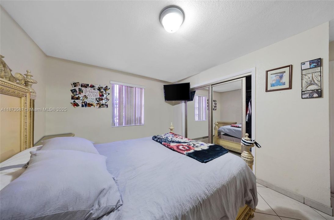 На продажу: $1,400,000 (3 спален, 1 ванн, 1256 Квадратных фут)