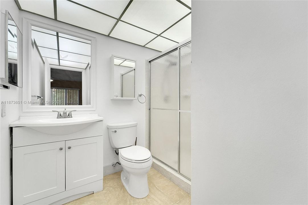 Activo con contrato: $125,000 (2 camas, 2 baños, 827 Pies cuadrados)