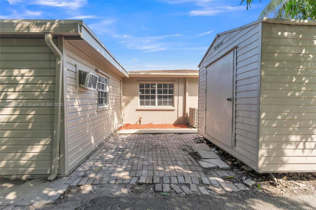 合同活跃: $535,500 (3 贝兹, 2 浴室, 1827 平方英尺)