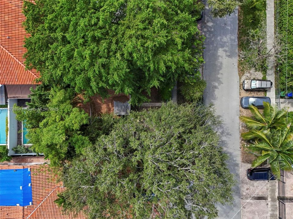 最近售出: $400,000 (1 贝兹, 2 浴室, 867 平方英尺)