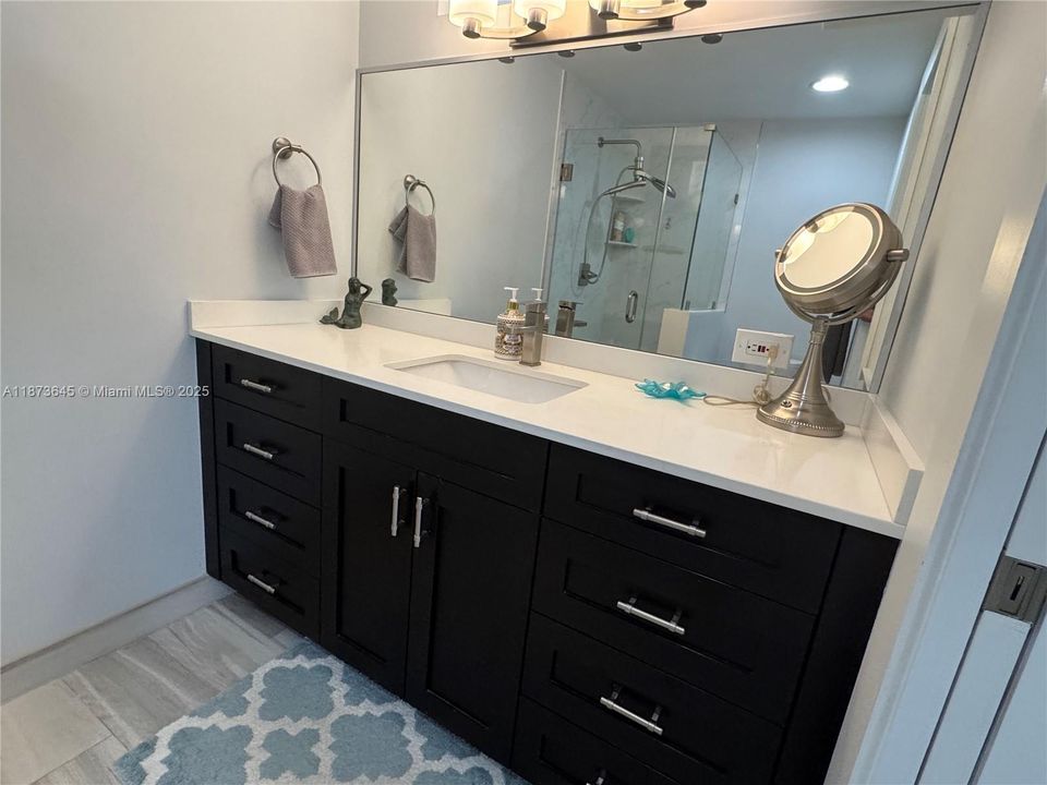 En Venta: $880,000 (2 camas, 2 baños, 980 Pies cuadrados)