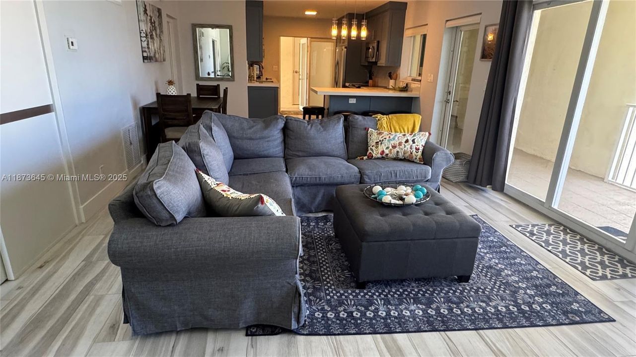 En Venta: $880,000 (2 camas, 2 baños, 980 Pies cuadrados)