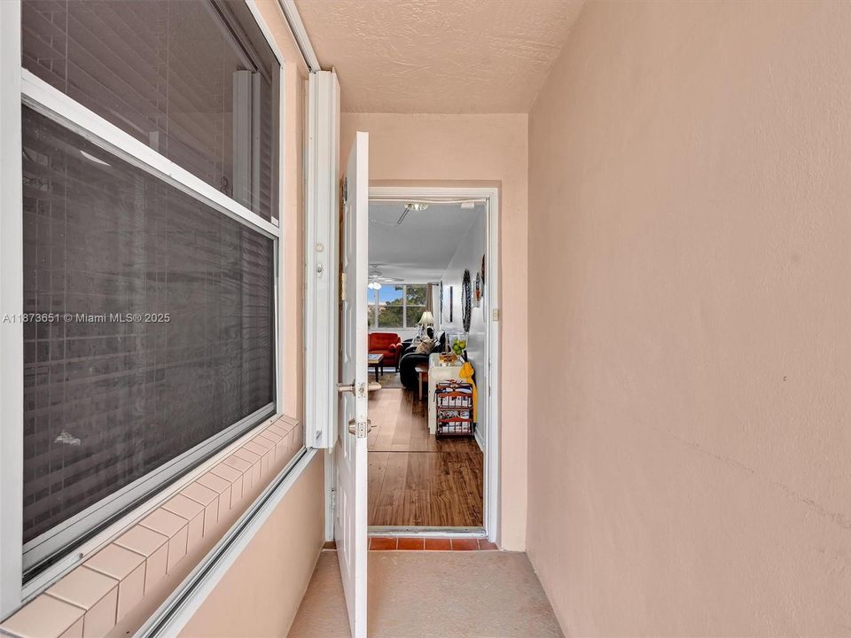 合同活跃: $159,900 (2 贝兹, 2 浴室, 1130 平方英尺)