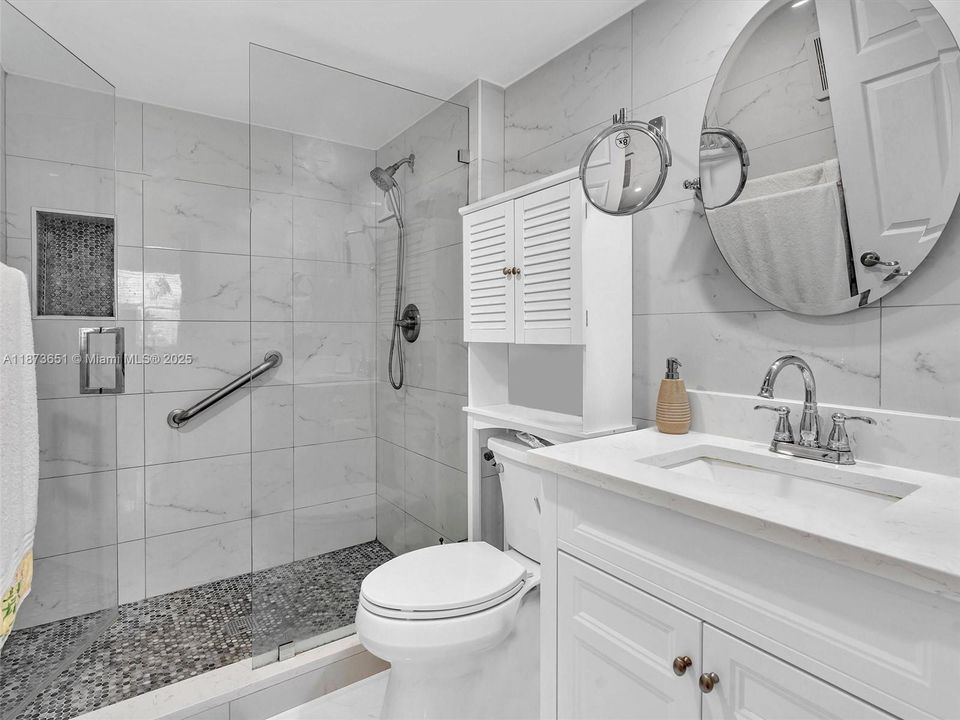 合同活跃: $159,900 (2 贝兹, 2 浴室, 1130 平方英尺)