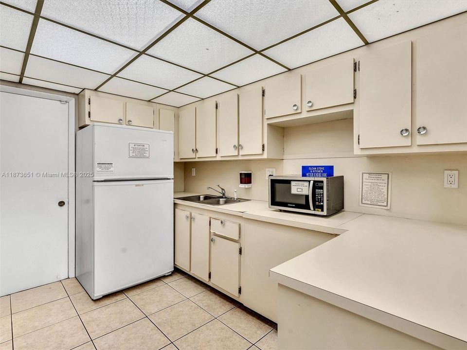 合同活跃: $159,900 (2 贝兹, 2 浴室, 1130 平方英尺)