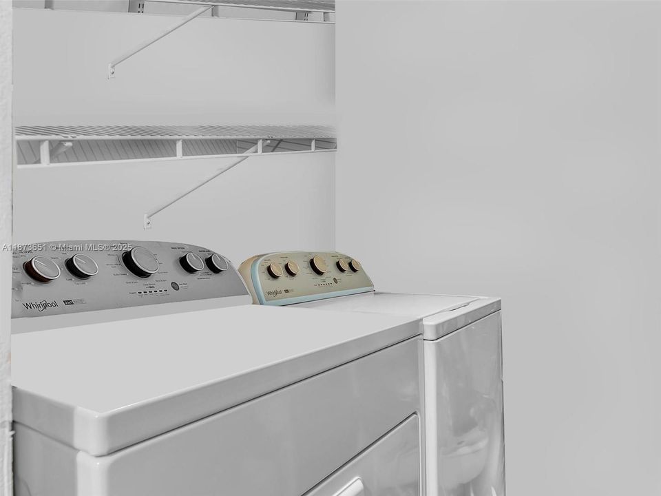 合同活跃: $159,900 (2 贝兹, 2 浴室, 1130 平方英尺)