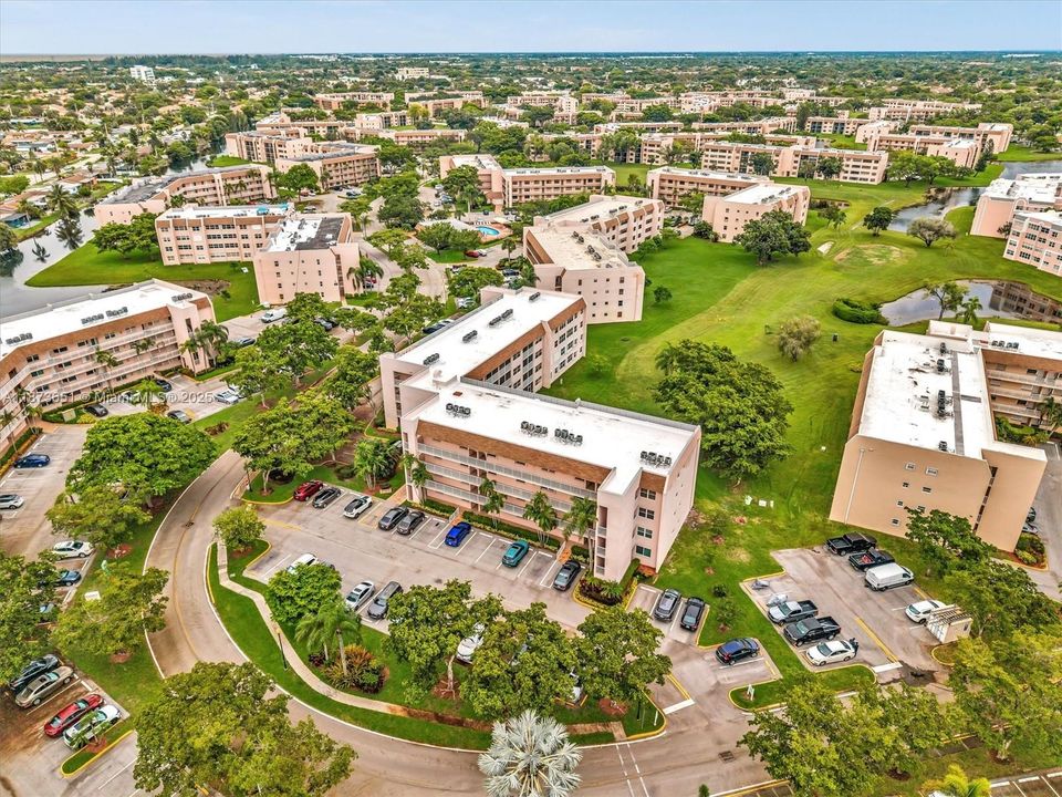 合同活跃: $159,900 (2 贝兹, 2 浴室, 1130 平方英尺)