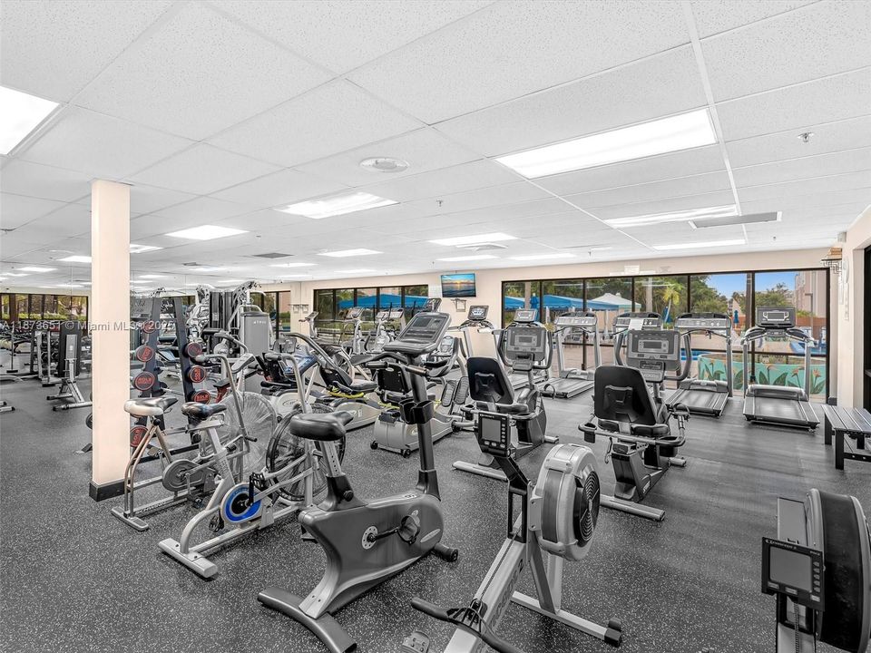 合同活跃: $159,900 (2 贝兹, 2 浴室, 1130 平方英尺)