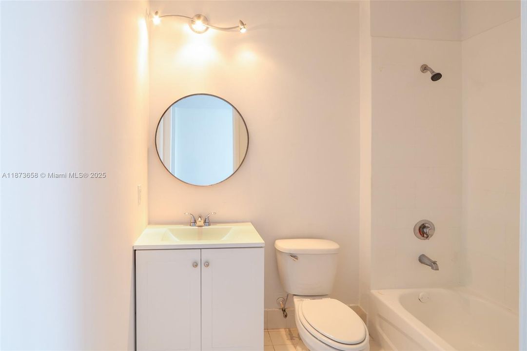 For Sale: $315,000 (0 beds, 1 baths, 577 Square Feet)